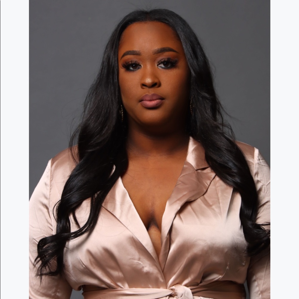 Meet your Posher, Joia